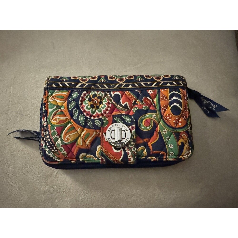 Vera Bradley Womens  Inner Outer Pockets Zip Around Bifold Wallet